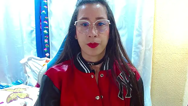 Snapshot of Gia_leinn chatting on 02-06-26, 02:31 Gia leinn online show from 02-06-26, 02:31