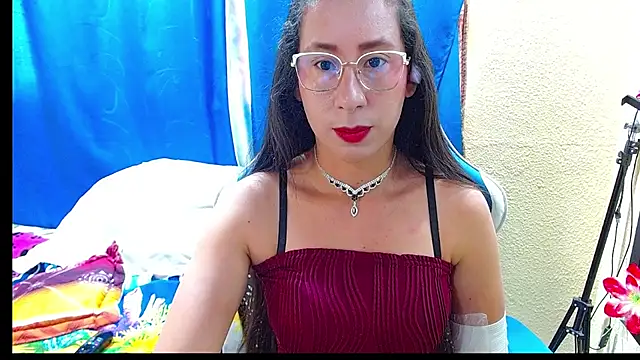 Snapshot of Gia_leinn chatting on 06-24-26, 03:44 Gia leinn online show from 06-24-26, 03:44