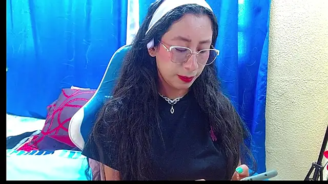 Snapshot of Gia_leinn chatting on 06-29-26, 09:04 Gia leinn online show from 06-29-26, 09:04
