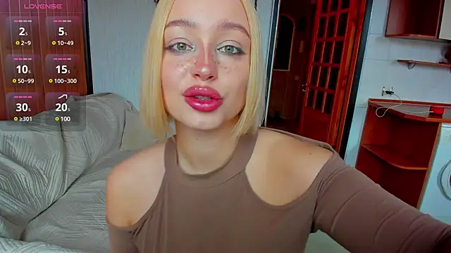 cutee selena online show from 03-02-25, 11:39