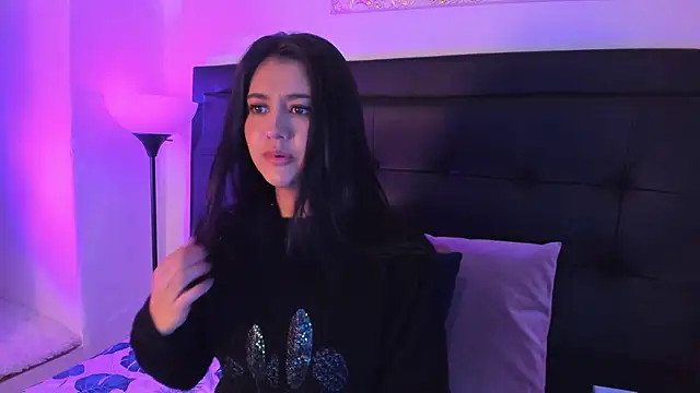 Snapshot of Madyson18 chatting on 09-20-25, 12:28 Madyson18 online show from 09-20-25, 12:28