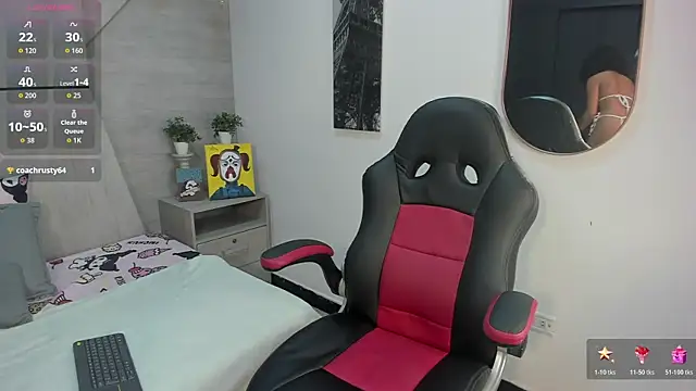 Layla Clarke online show from 11-15-25, 04:10