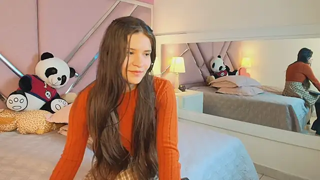 Snapshot of Emilybennett_ chatting on 03-07-25, 08:44 Emilybennett online show from 03-07-25, 08:44