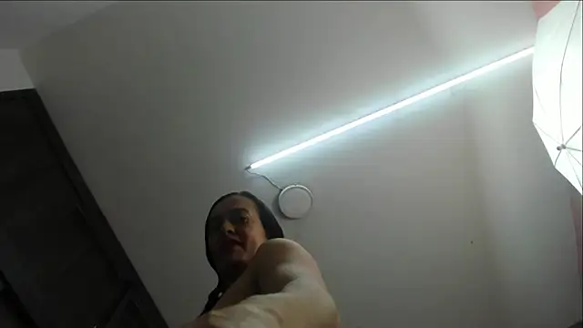 Snapshot of ava-am chatting on 03-09-25, 12:31 ava-am online show from 03-09-25, 12:31