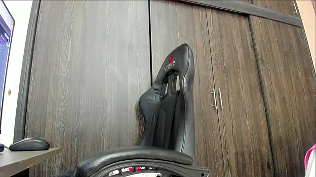 Snapshot of ava-am chatting on 03-09-25, 09:57 ava-am online show from 03-09-25, 09:57