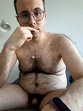 Simonudist online show from 03-18-26, 04:32