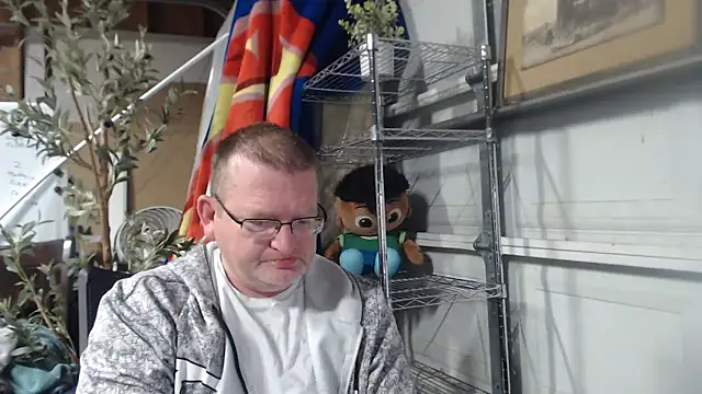 Randomoldguy615 online show from 03-08-25, 12:33