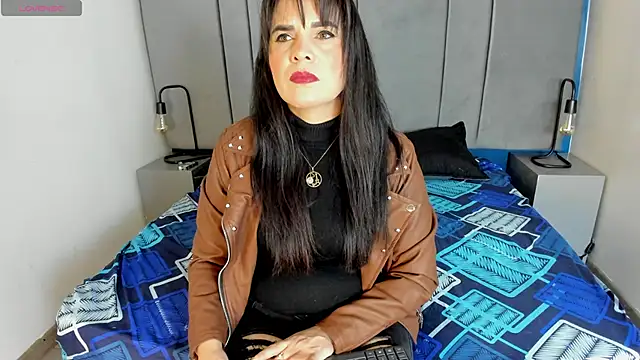 laura hotties online show from 12-21-25, 01:51