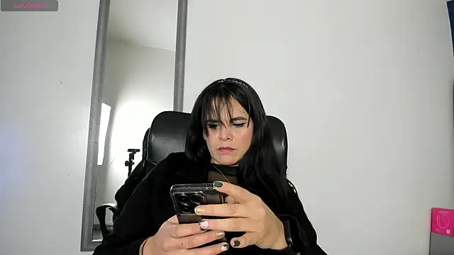 laura hotties online show from 01-19-26, 01:04