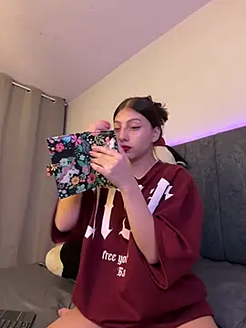 Dirty-Bunnyyy online show from 10-08-25, 06:22