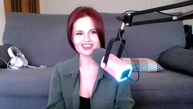 Della Ideal online show from 03-09-25, 06:11