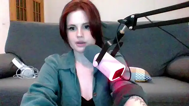 Della Ideal online show from 03-09-25, 09:14