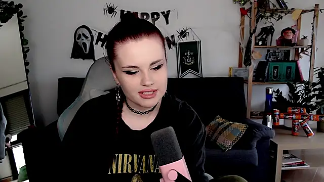 Della Ideal online show from 11-03-25, 08:59