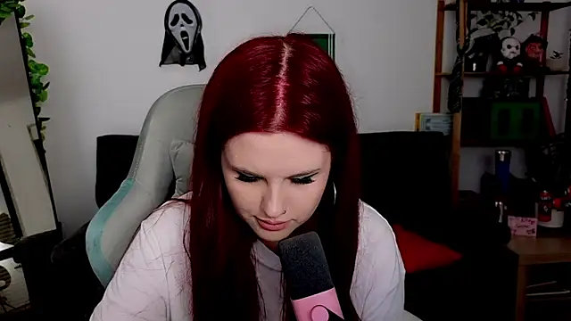 Della Ideal online show from 11-19-25, 05:57