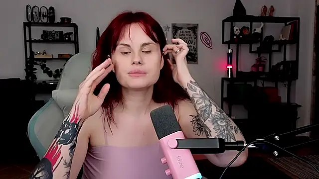 Snapshot of Della_Ideal chatting on 04-20-26, 05:37 Della Ideal online show from 04-20-26, 05:37