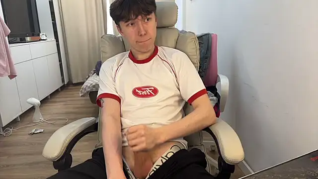 Snapshot of tommy_colson chatting on 10-29-25, 09:11 tommy colson online show from 10-29-25, 09:11