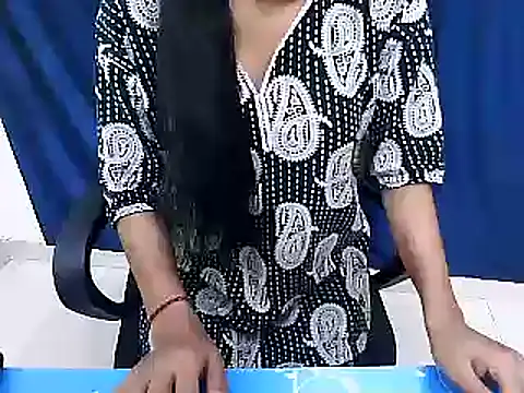 Snapshot of Reena600 chatting on 03-03-25, 02:48 Reena600 online show from 03-03-25, 02:48