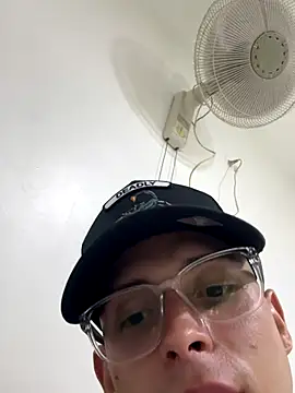 Cristopher1112 online show from 11-06-25, 01:39