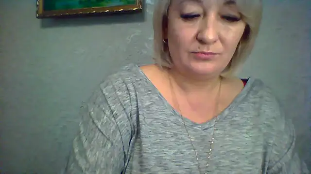 ArielXLoveresss online show from 10-28-25, 07:01