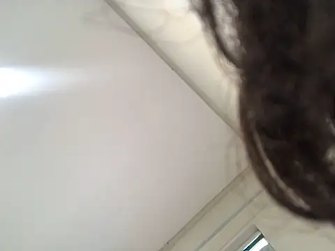 Snapshot of KiaraCut chatting on 05-16-26, 07:34 KiaraCut online show from 05-16-26, 07:34