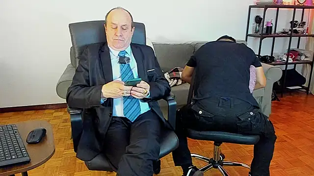 Snapshot of masterboy50 chatting on 11-08-25, 07:12 masterboy50 online show from 11-08-25, 07:12