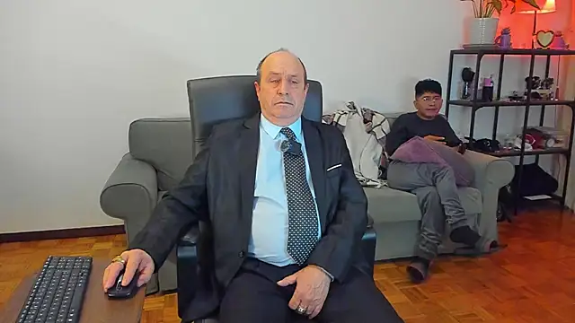 Snapshot of masterboy50 chatting on 11-09-25, 03:21 masterboy50 online show from 11-09-25, 03:21