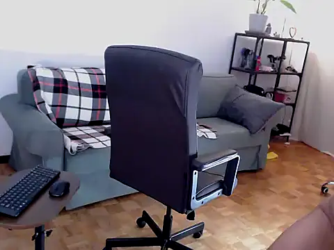 Snapshot of masterboy50 chatting on 12-13-25, 08:04 masterboy50 online show from 12-13-25, 08:04