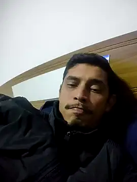 Snapshot of deivit61 chatting on 06-19-26, 03:22 deivit61 online show from 06-19-26, 03:22