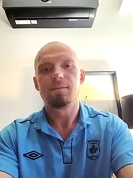 Snapshot of great_feeling chatting on 09-28-25, 01:00 great feeling online show from 09-28-25, 01:00