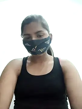 Snapshot of heena-3678 chatting on 03-05-25, 05:40 heena-3678 online show from 03-05-25, 05:40