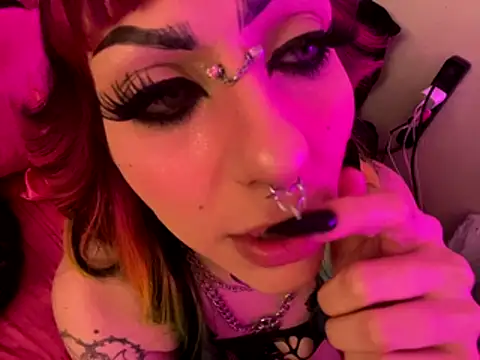 ChrryFoxx online show from 10-15-25, 08:36