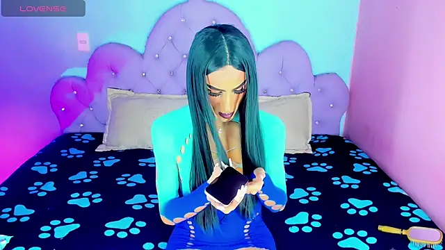 Snapshot of Julie_Lovelyx1 chatting on 06-16-26, 04:59 Julie Lovelyx1 online show from 06-16-26, 04:59