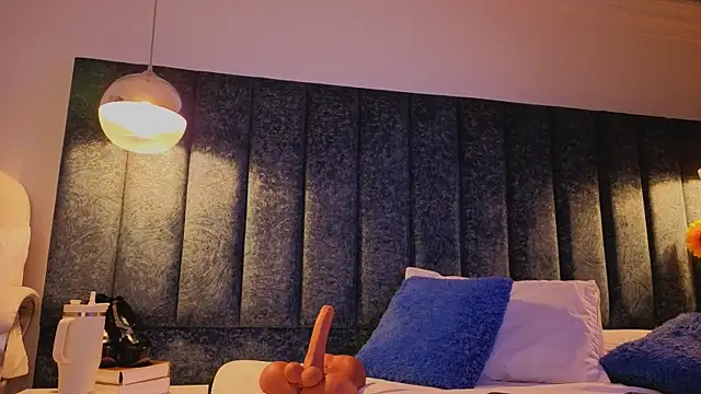 Ariannaa Suarez1 online show from 04-10-26, 07:40