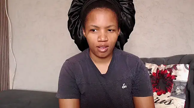 Snapshot of xMiAmor chatting on 03-18-25, 08:25 xMiAmor online show from 03-18-25, 08:25