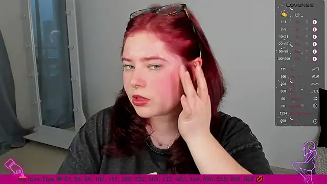 Lily lu one online show from 03-17-25, 03:40