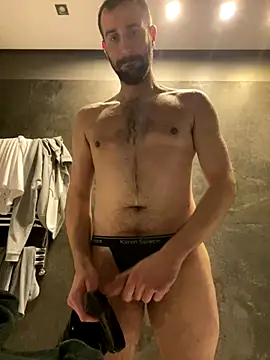 Snapshot of gryzoon chatting on 11-19-25, 02:00 gryzoon online show from 11-19-25, 02:00