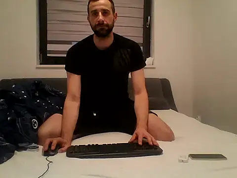 Snapshot of gryzoon chatting on 12-14-25, 07:25 gryzoon online show from 12-14-25, 07:25