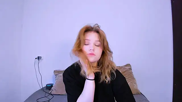 LaseyMoon online show from 11-02-25, 10:45