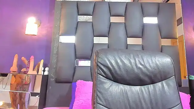 EMYCLARK01 online show from 05-31-26, 12:45