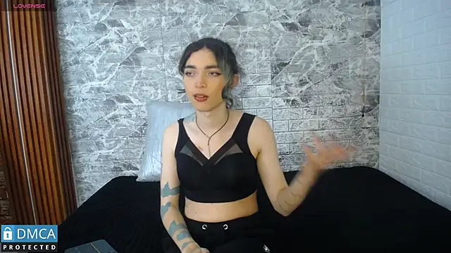 MaeveKuro online show from 09-13-25, 03:06