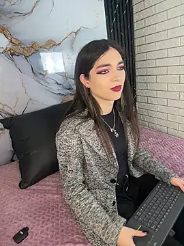 MaeveKuro online show from 01-13-26, 03:12