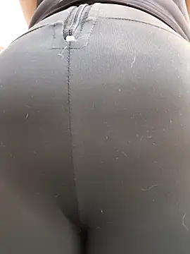 Snapshot of roxanasexy2025 chatting on 03-15-26, 04:02 roxanasexy2025 online show from 03-15-26, 04:02