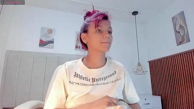 Snapshot of gime_lara chatting on 11-20-25, 12:38 gime lara online show from 11-20-25, 12:38