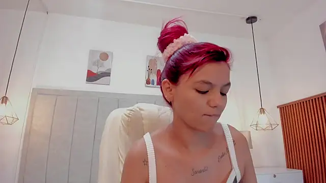 Snapshot of gime_lara chatting on 11-25-25, 11:43 gime lara online show from 11-25-25, 11:43