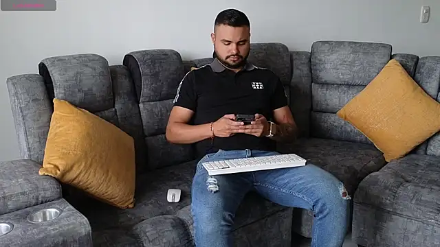 Snapshot of khalidferrer chatting on 03-06-25, 12:52 khalidferrer online show from 03-06-25, 12:52