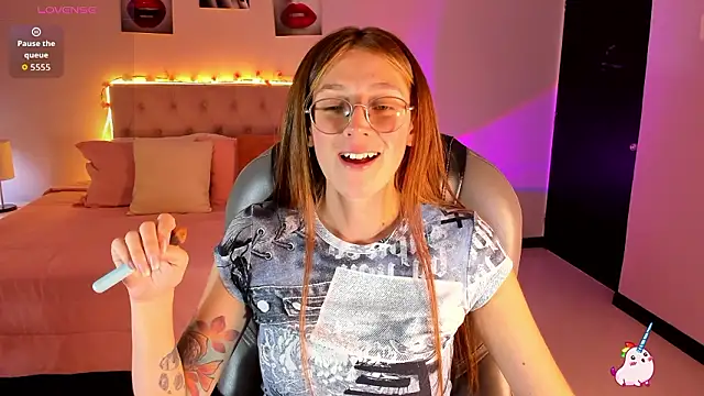 Emily Warren  online show from 03-13-26, 08:26