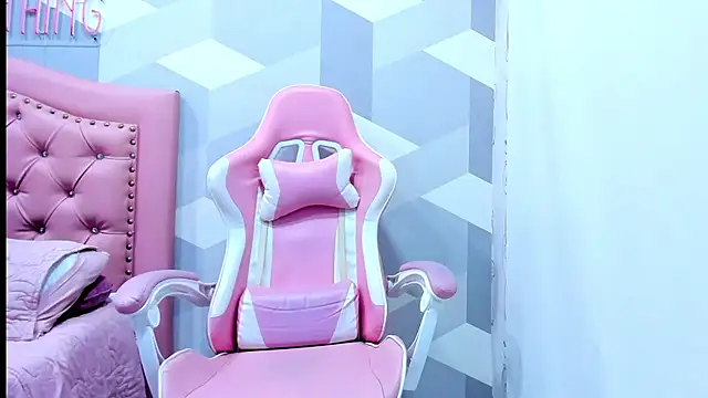 Snapshot of Gianna_Watson chatting on 03-04-25, 01:17 Gianna Watson online show from 03-04-25, 01:17