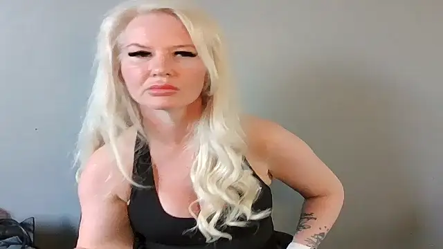 Snapshot of Blonde-Grace chatting on 05-12-26, 02:58 Blonde-Grace online show from 05-12-26, 02:58