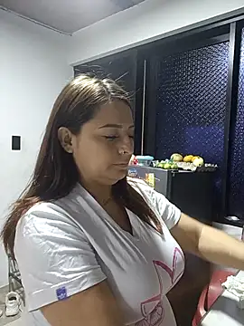 Snapshot of nahomysaints chatting on 12-18-25, 02:06 nahomysaints online show from 12-18-25, 02:06