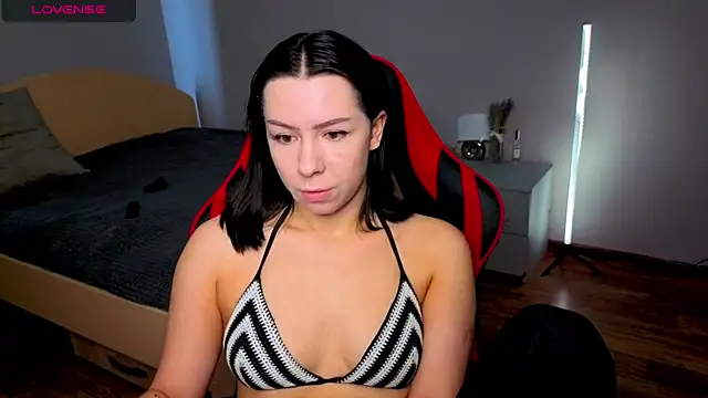 Snapshot of meganluss chatting on 05-12-26, 03:25 meganluss online show from 05-12-26, 03:25